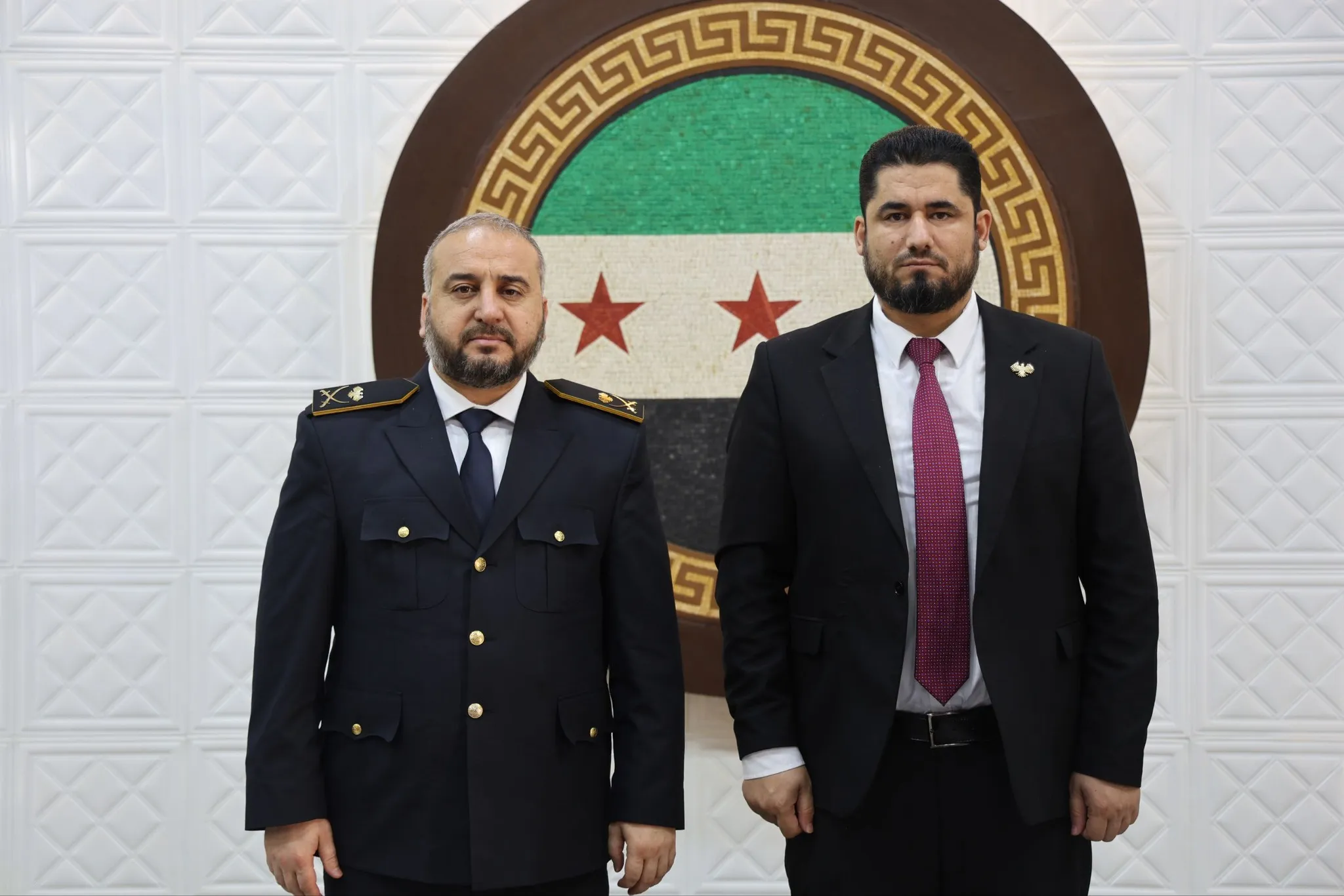 محافظ إدلب يبحث مع وزير الدفاع إزالة الألغام وتعزيز السلامة العامة