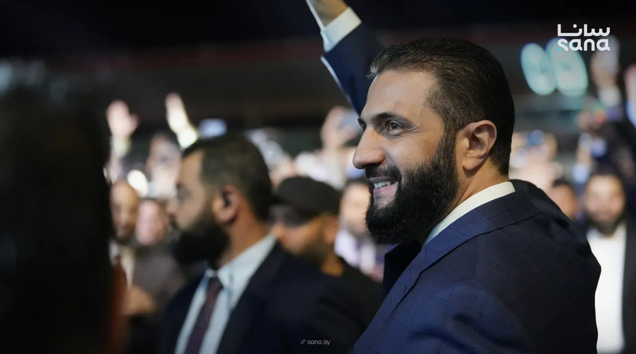 الرئيس أحمد الشرع من إدلب: الشعب السوري أعاد كرامة الوطن ورفع رأسه بين الأمم