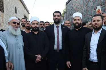 مدير الشؤون السياسية بإدلب يُشيد بحفاوة أهالي جبل السماق ويؤكد على قيم الانتماء والتماسك