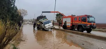 الدفاع المدني ينفذ أكثر من 365 استجابة خلال العاصفة الثلجية والمطرية