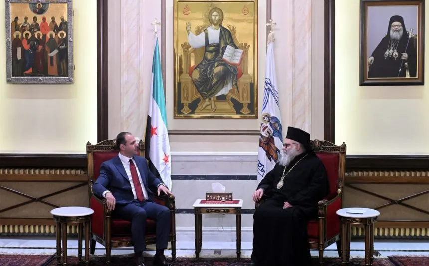 الأمين العام لرئاسة الجمهورية  ينقل تهاني الرئيس "الشرع" للبطريرك يوحنا العاشر بمناسبة الميلاد 