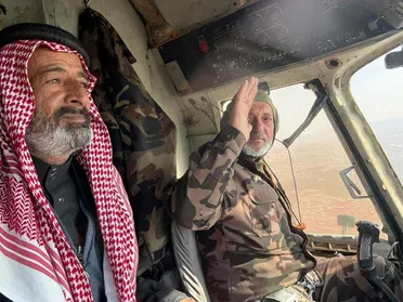 من تحية على الأرض إلى جولة جوية: وزارة الدفاع تكرّم المواطن أسعد حمدو