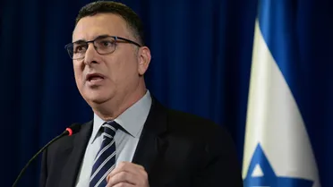 غدعون ساعر يروّج لرواية مضللة عن حلب ويخلط عمداً بين الأكراد وتنظيم «قسد» الارهابي