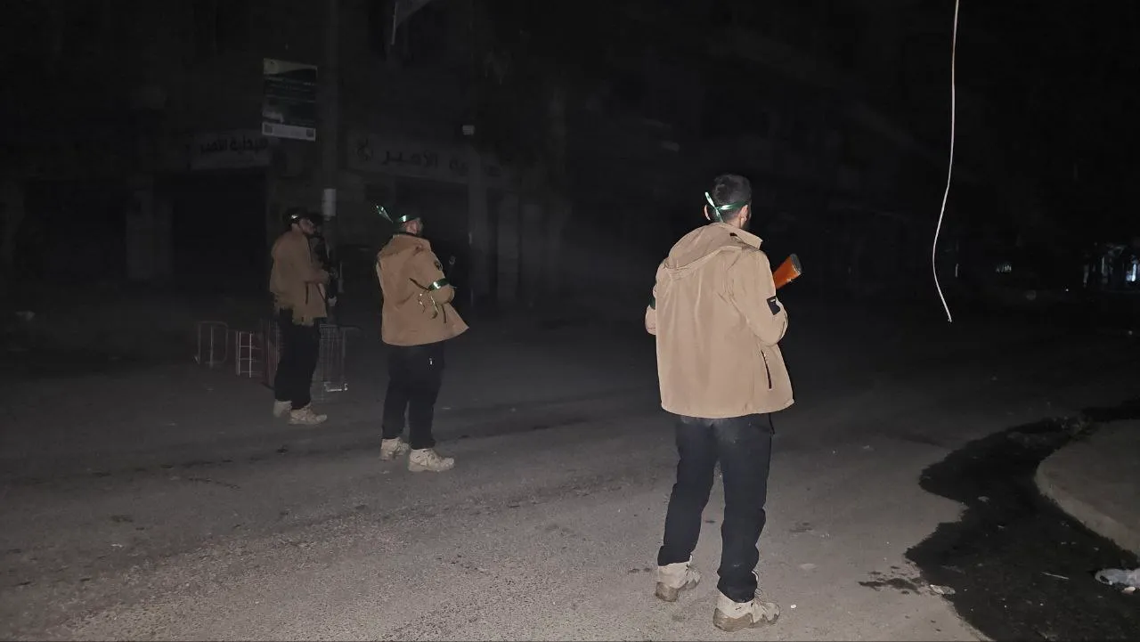 الجيش السوري يُعلن الانتهاء من تمشيط حي الشيخ مقصود ويدعو المدنيين للتعاون