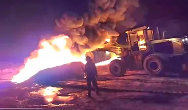 "تخريبي متعمّد".. "السورية للبترول" تسيطر على حريق في خطوط النفط شرق حمص