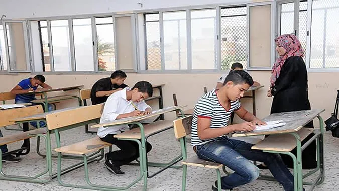 القلق الامتحاني لدى الطلبة وتأثيره على التحصيل والأداء داخل القاعات