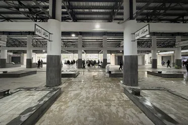 يوفّر أكثر من 2500 فرصة عمل… افتتاح سوق السمك في اللاذقية بعد إعادة تأهيله