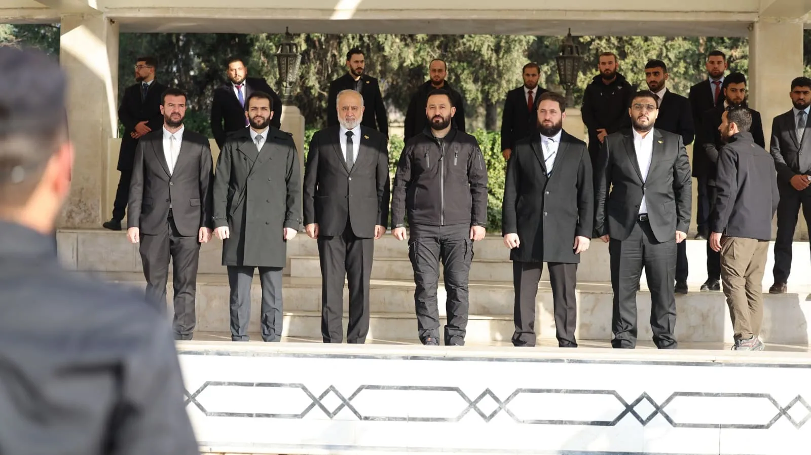 محمد العدهان (اقصى اليمين)