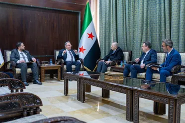 المالية والإسكان تبحثان مع بنك قطر تمويل مشاريع الإسكان الميسور