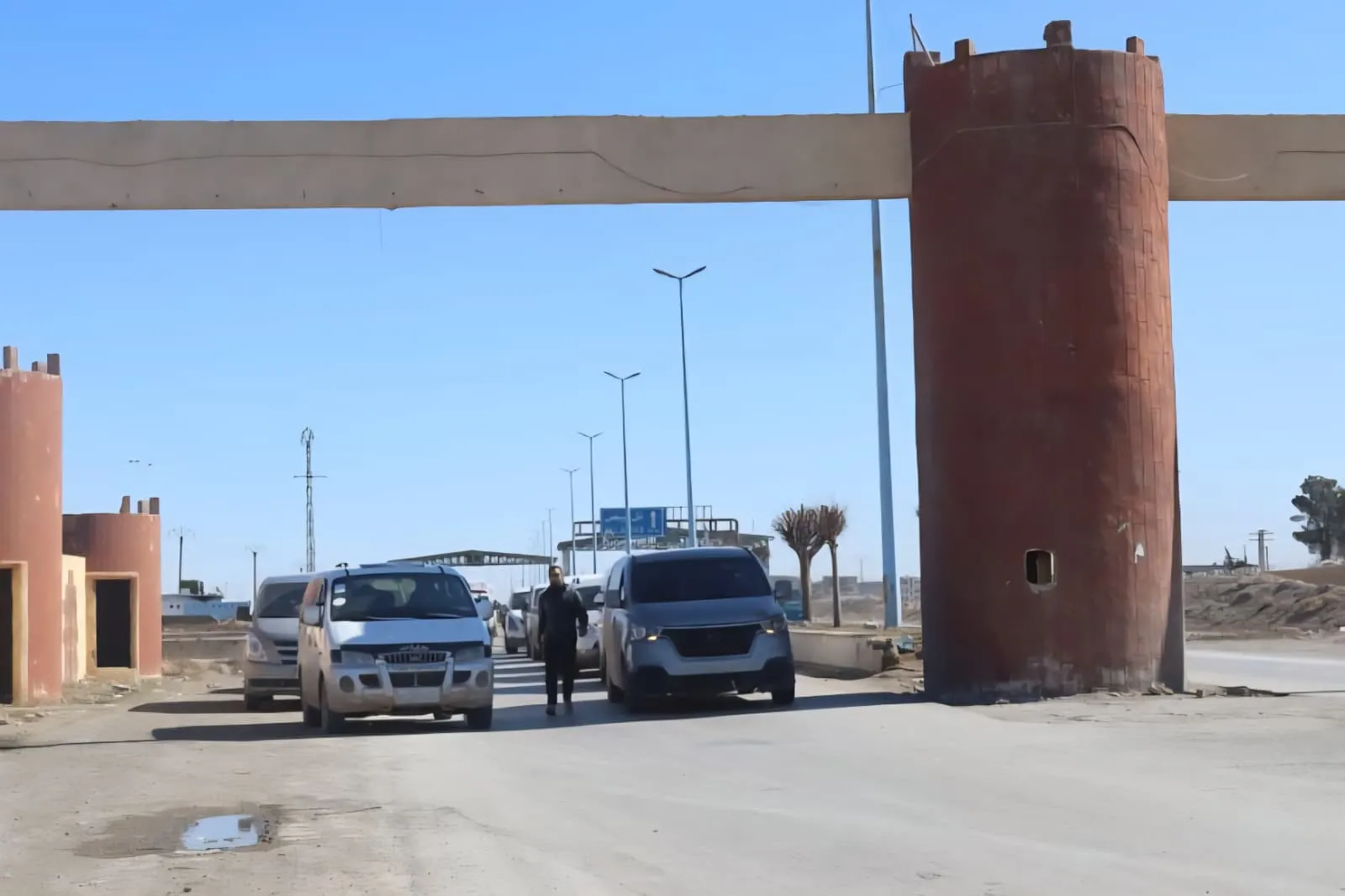 ميليشيا "قسد" تعلن حظرًا كليًا في الطبقة بريف الرقة