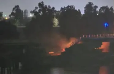 وسط حالة تخبط وإرباك.. "قسد" تفجر جسري الفرات وتُقطع المياه عن مركز مدينة 