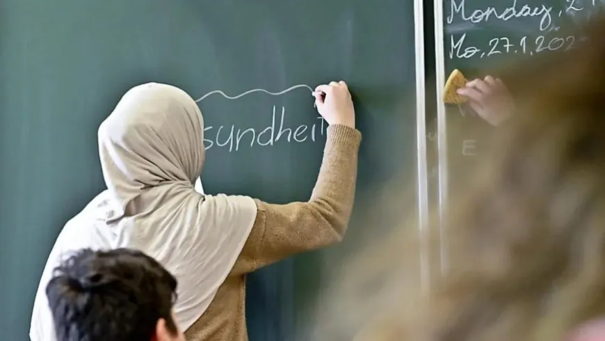 وزارة التربية تعتمد خطاباً وطنياً موحّداً في المدارس وترفض التمييز بكل أشكاله