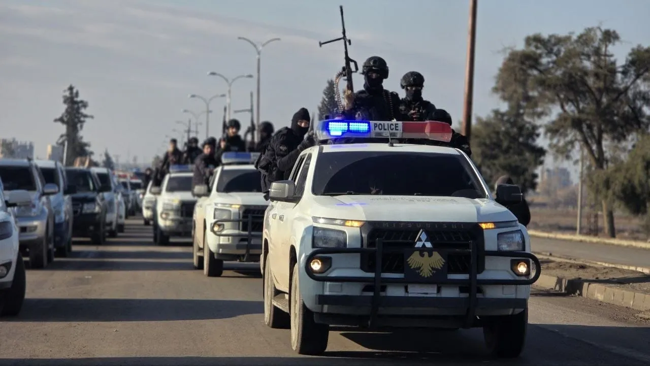 وزارة الداخلية تفتح باب الانتساب لدورة أفراد في دير الزور والحسكة والرقة