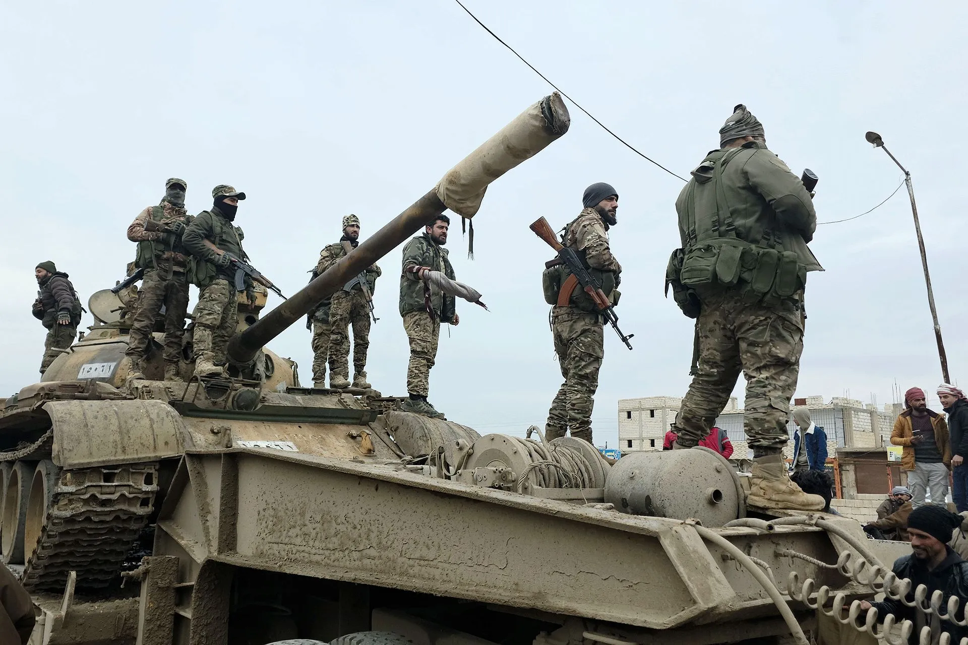 الجيش يحذّر المدنيين من مخلفات تفخيخ خلّفتها ميليشيا "قسد"