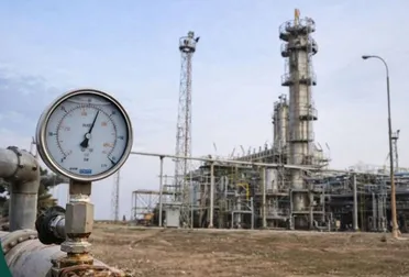 السورية للبترول تبدأ ضخ الغاز من حقول جبسة إلى معمل الفرقلس لدعم توليد الكهرباء
