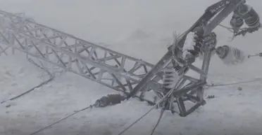 ورشات كهرباء اللاذقية تباشر إصلاح الأعطال بعد العاصفة