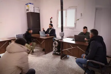 الداخلية تبدأ تسوية أوضاع عناصر «قسد» في حلب والرقة ودير الزور