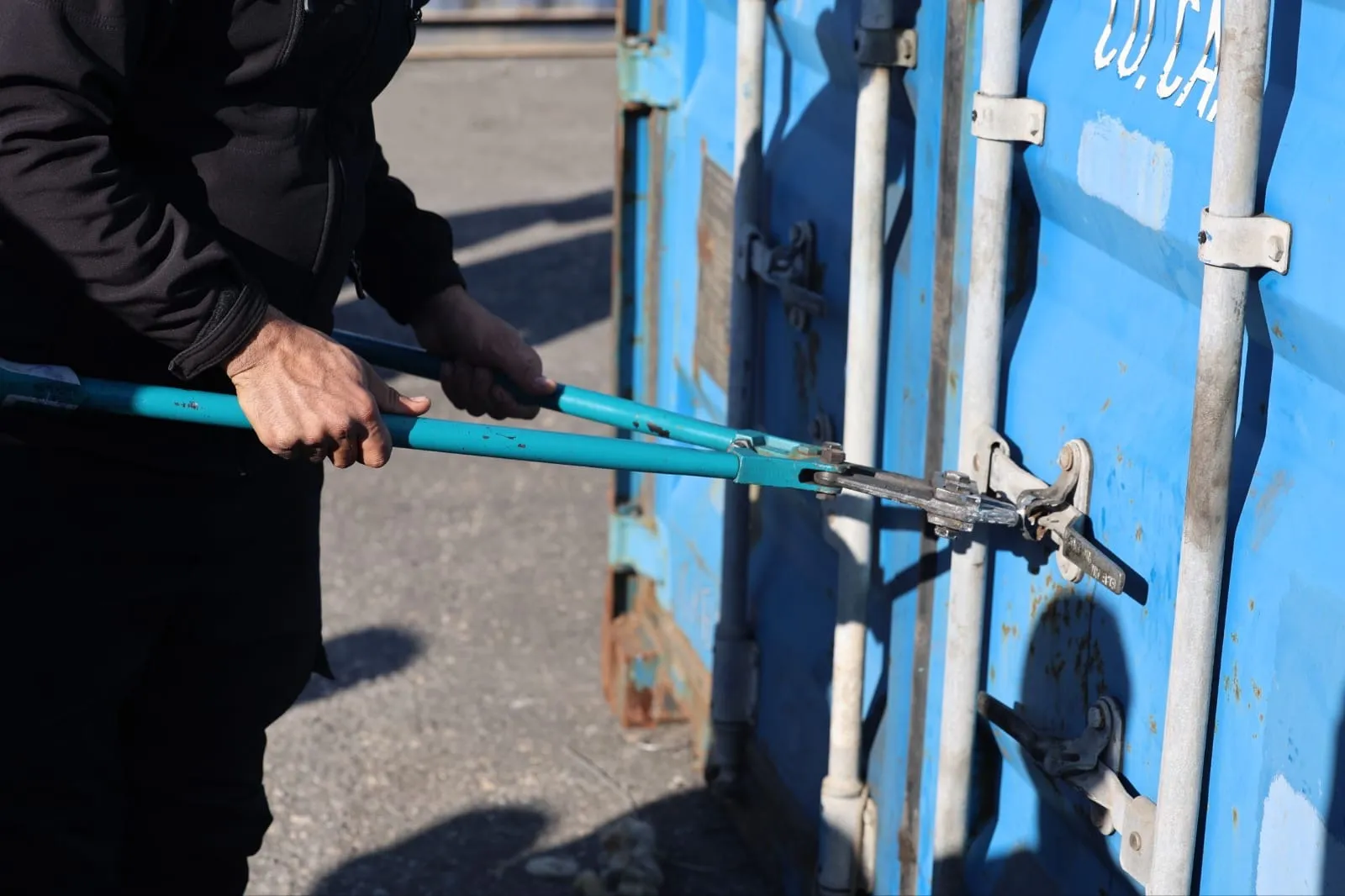 ضبط شحنة كوكايين سائلة قادمة من البرازيل في ميناء اللاذقية