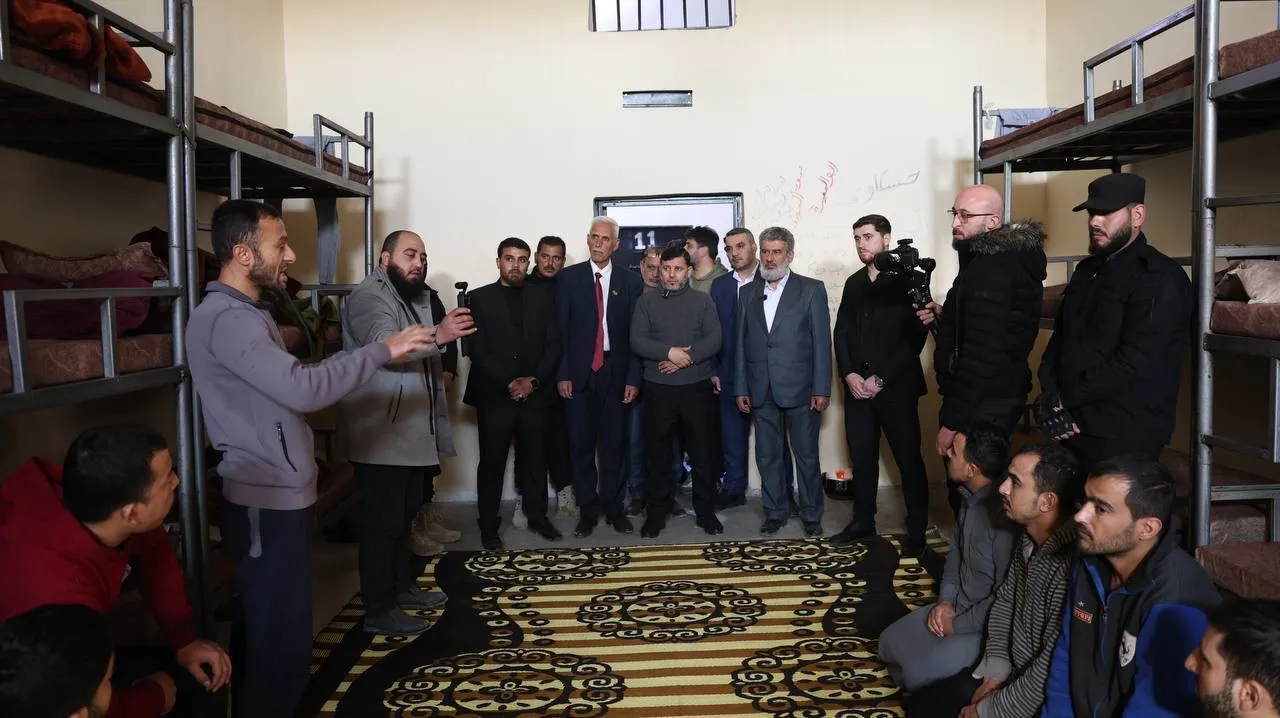 النائب العام يتفقد سجن الأقطان في الرقة لمتابعة أوضاع الموقوفين قانونياً