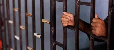 طالب جامعي يُعتقل بسبب صورة وتحويل الكليات لمقرات عسكرية… لمحة عن انتهاكات قسد