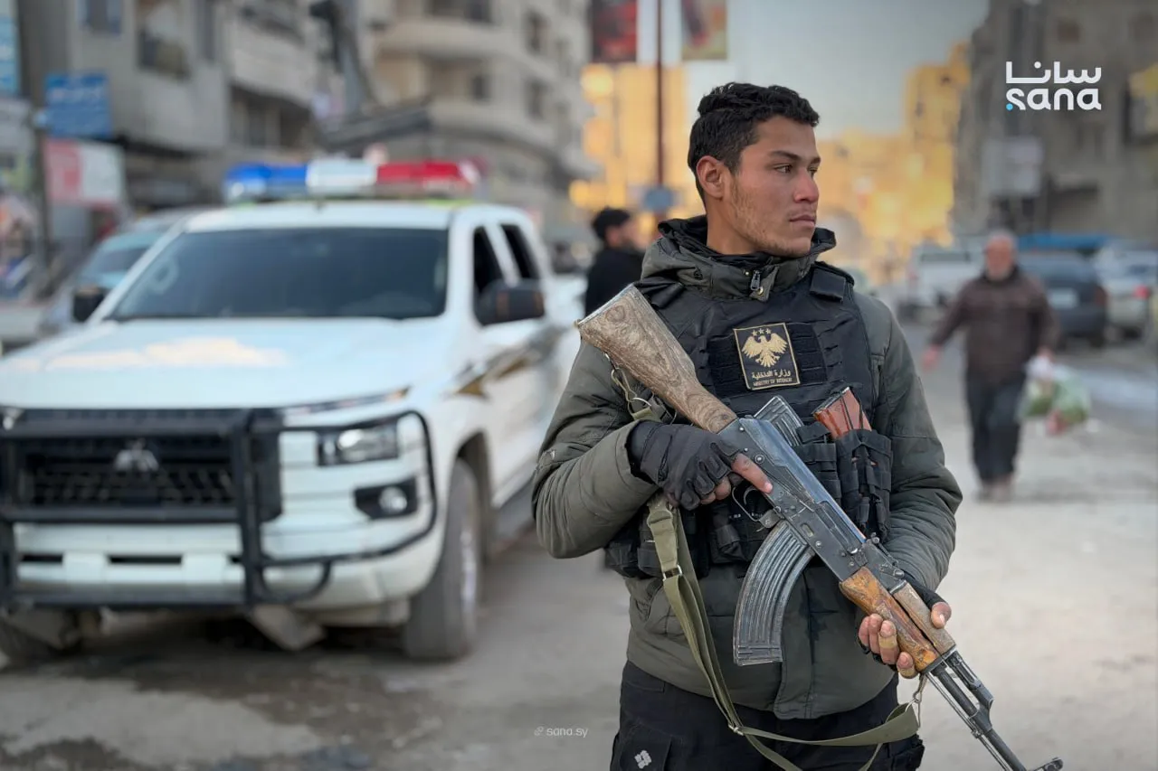 انتشار قوى الأمن الداخلي في شوارع مدينة الرقة