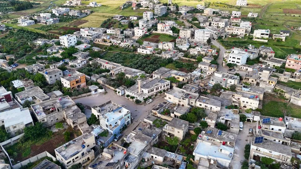 الطيبة الغربية بعد سنوات النزوح.. عودة الأهالي تصطدم بتحديات السكن والخدمات