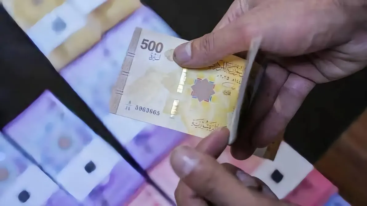 استقرار أسعار الليرة.. المصرف المركزي يتجه إلى تنظيم سوق الصرافة والحوالات