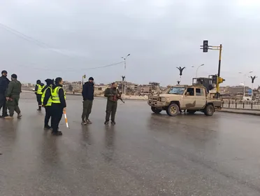 ترقّب لدخول الأمن الداخلي إلى الحسكة.. "قسد" تفرض حظر تجوال وتقطع الاتصالات