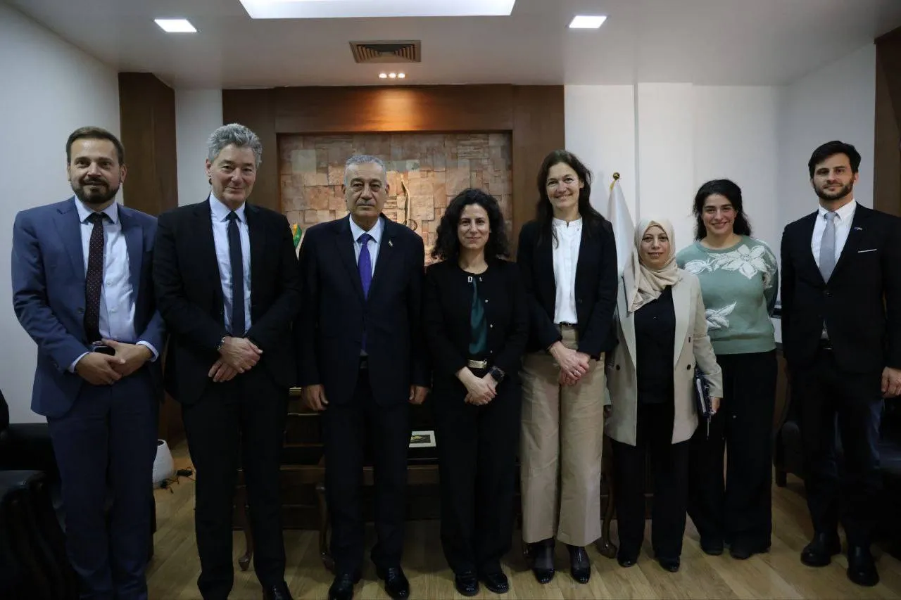 رئيس هيئة العدالة الانتقالية يبحث مع وفد أوروبي سبل دعم المسار القضائي في سوريا