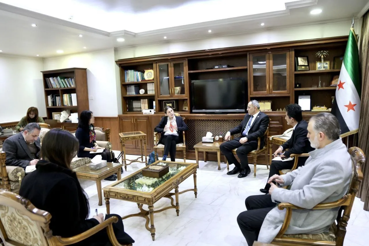 وزير الزراعة يبحث مع وفد أممي دعم المزارعين المهجّرين وإعادة تأهيل الأراضي