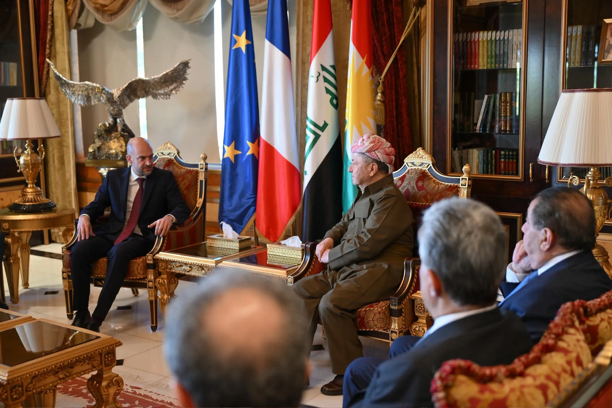 رئيس الحزب الديمقراطي الكردستاني مسعود بارزاني و وزير الخارجية الفرنسي جان نويل