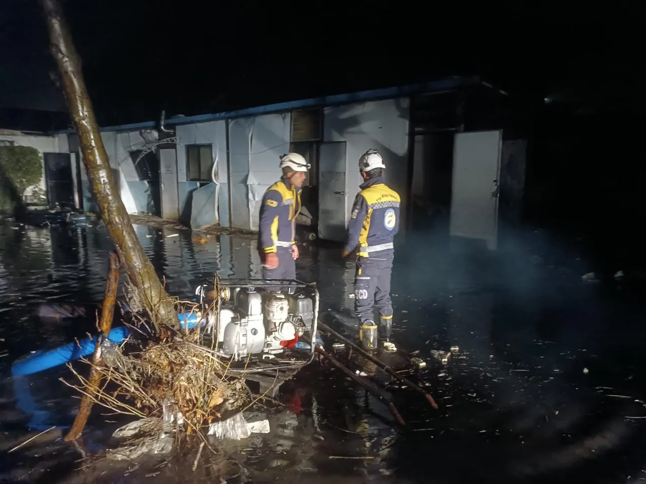 الدفاع المدني: وفاة طفلين وإنقاذ ثالث جرفتهم السيول في ريف اللاذقية الشمالي