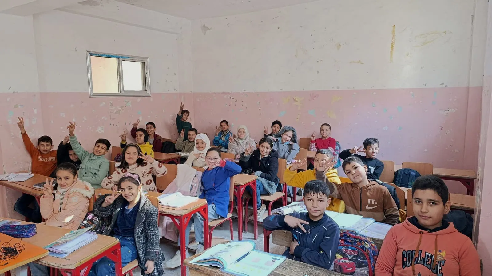 عودة أكثر من 461 ألف طالب إلى مقاعد الدراسة في دير الزور والرقة