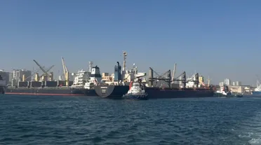 عامان دون محاكمة.. بحارة سوريون محتجزون في السنغال يناشدون الرئيس "الشرع" للتدخل