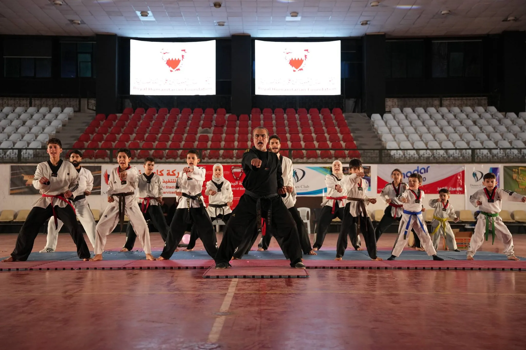 بحضور دبلوماسي لافت.. انطلاق البطولة الرمضانية الأولى لكرة القدم داخل الصالات في دمشق 