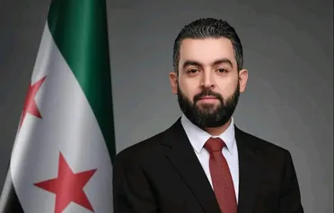 وزير الإدارة المحلية يمنح المحافظين صلاحيات موسعة لتعزيز اللامركزية