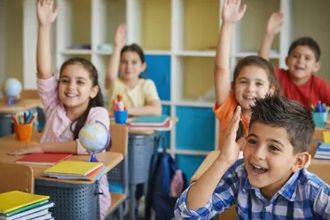 التحديات الصفية مع الطلاب كثيري الكلام 