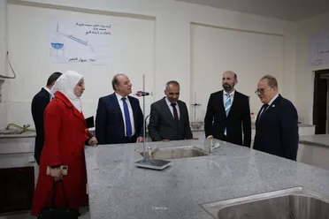 التعليم العالي تشكّل لجنة لدمج “جامعة الشرق” بجامعة الفرات في الرقة