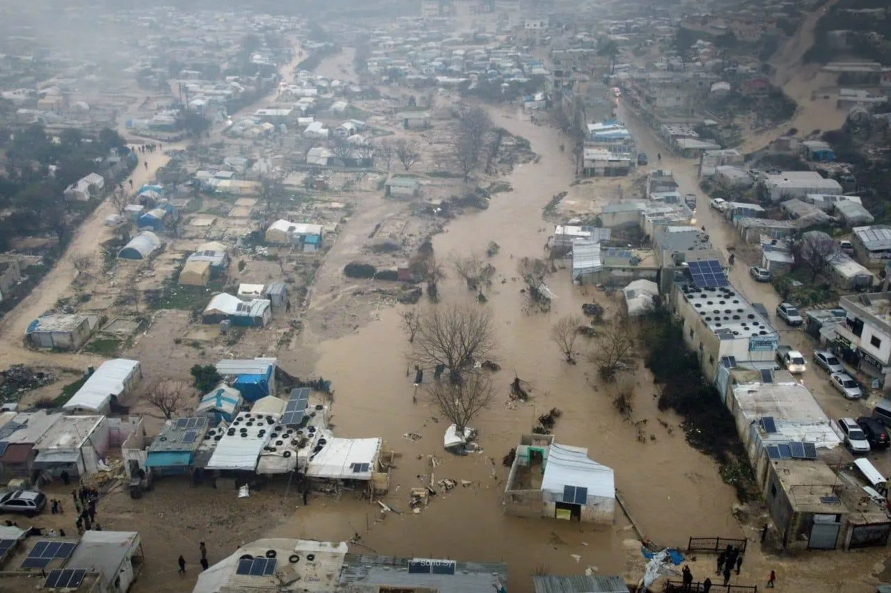 تحركات حكومية متسارعة لطيّ ملف المخيمات في إدلب وحلب وتأمين عودة آمنة للمهجرين