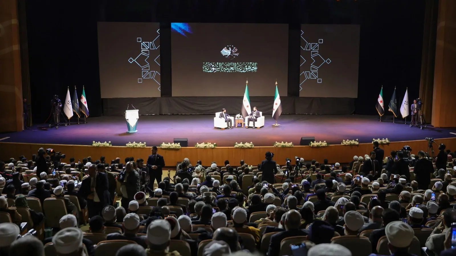 بين الانتقال السياسي وإشكالية التمثيل… هل تُحسم معركة سوريا في بنية الحكم؟