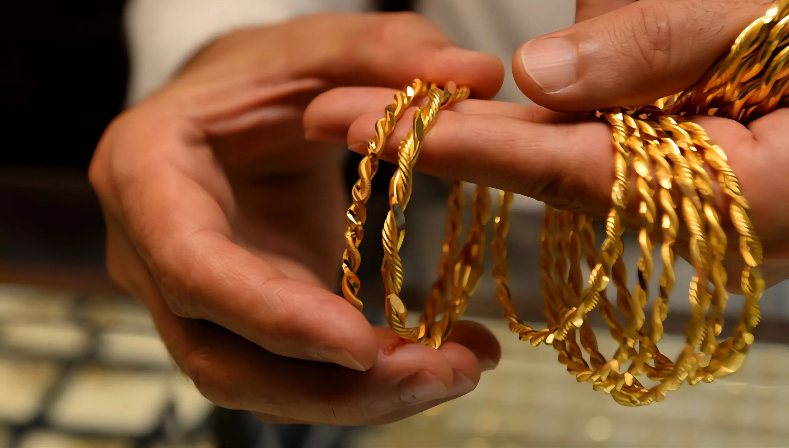 مع استقرار الفضة.. "إدارة المعادن" تخفض سعر الذهب في النشرة الرسمية