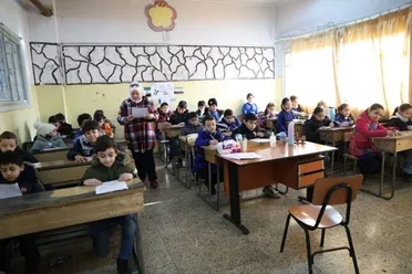 مسابقة وطنية لاختيار نموذج جديد للباس المدرسي في سوريا