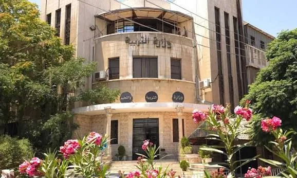 التربية تعلّق دوام مدارس الجنوب اعتباراً من الأحد بسبب التوترات العسكرية