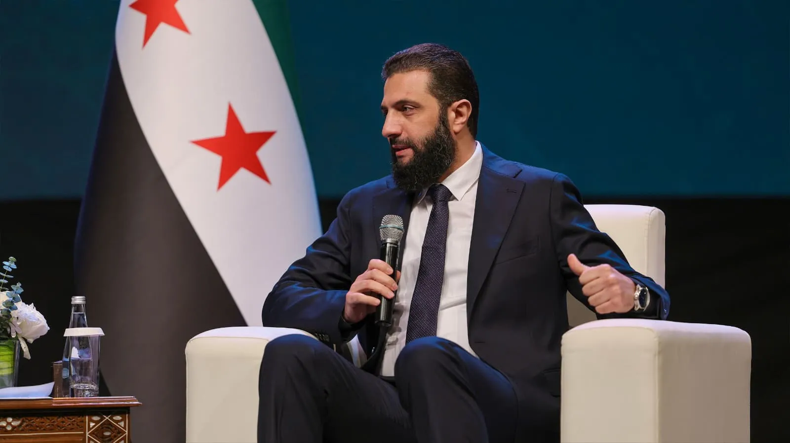 الرئيس الشرع يجري سلسلة اتصالات مع قادة عرب