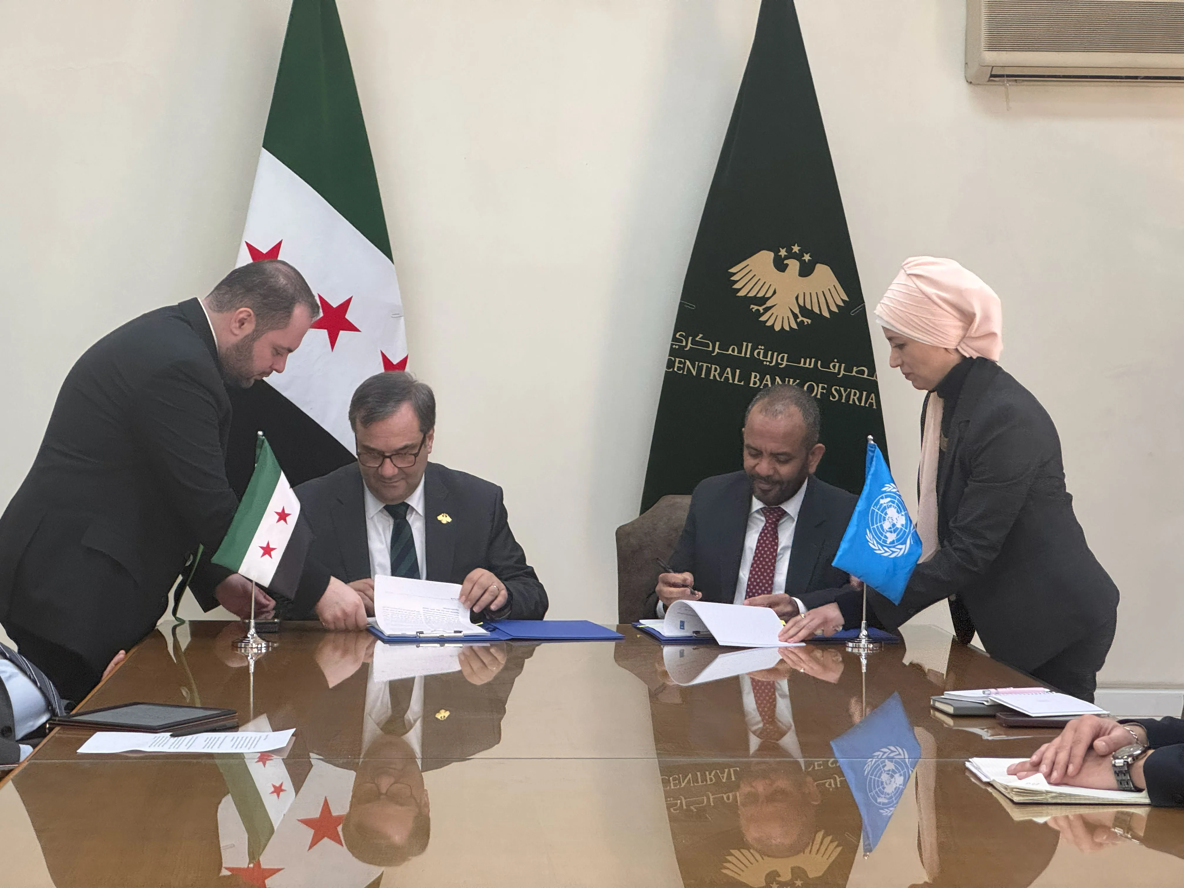 توقيع شراكة لتعزيز الاستقرار المالي والإصلاح المؤسسي