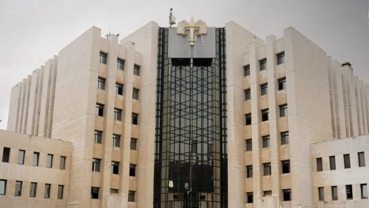 وزارة العدل تصدر تعميماً بشأن وقف سريان مدد السقوط والتقادم في قضايا ضحايا انتهاكات النظام البائد