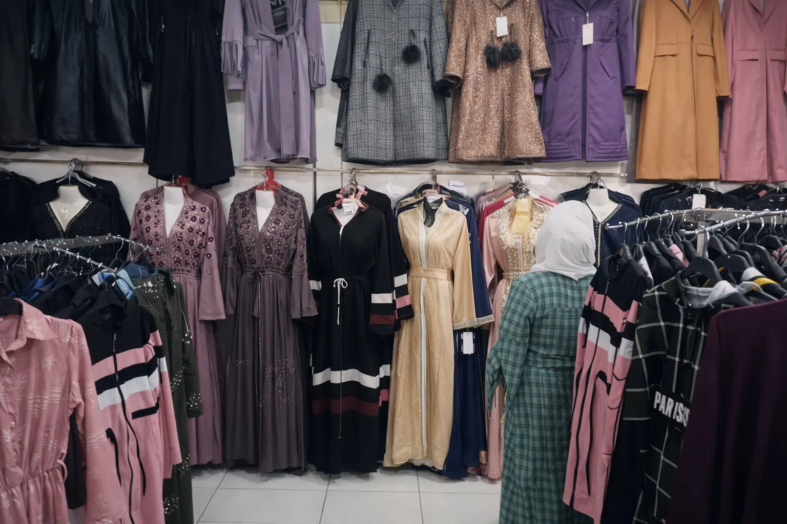 موسم العروض في سوريا… بين جذب الزبائن وقيود القدرة الشرائية