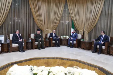 بيان سوري أردني يؤكد تعزيز التعاون الأمني والدفاعي ومكافحة الإرهاب وتهريب المخدرات والسلاح