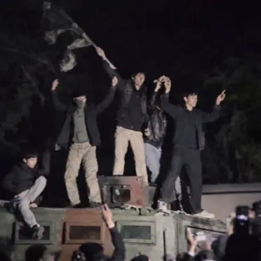 احتجاجات وتوترات في عدة مناطق سورية عقب حادثة إنزال العلم السوري خلال احتفالات النوروز