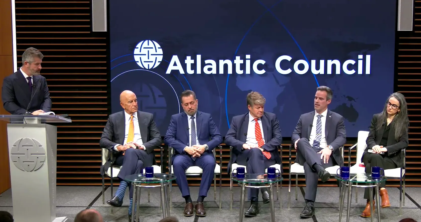 باراك: الرئيس أحمد الشرع يطرح مقاربة جديدة.. وسوريا مرشحة لتكون مركز الطاقة الإقليمي